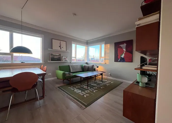 Homely Flat With Amazing Views