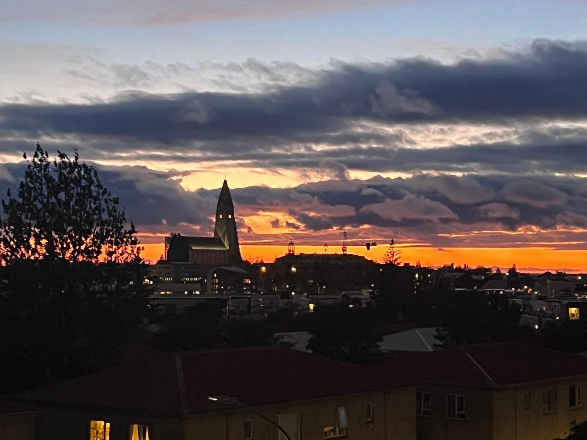 Homely Flat With Amazing Views * Reykjavik
